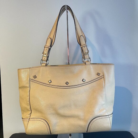 MCM Ivory Leather Shoulder Bag - Preowned - Picture 1 of 16